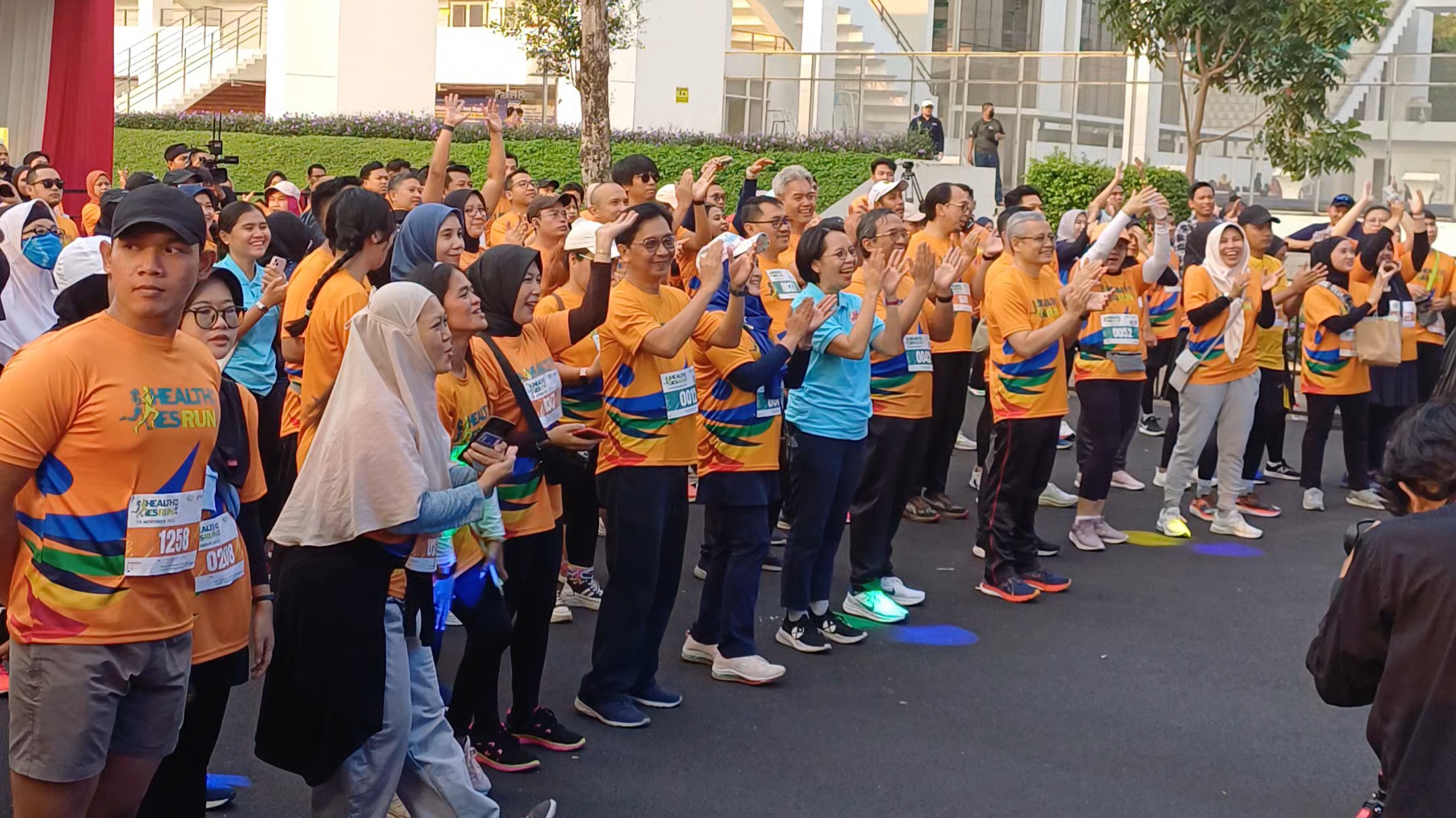 1300 Peserta Ikuti Lari 5.9K Peringatan Hari Kesehatan Nasional – Sehat Negeriku